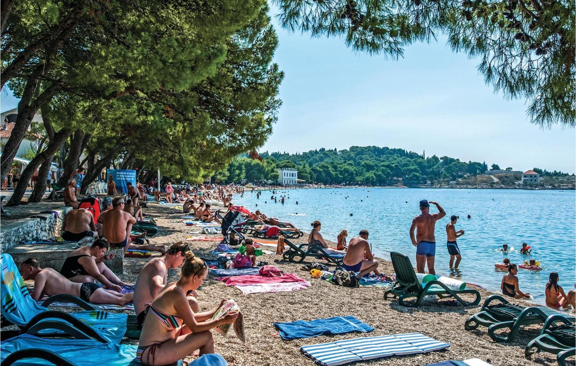 Ines Feriehus Makarska